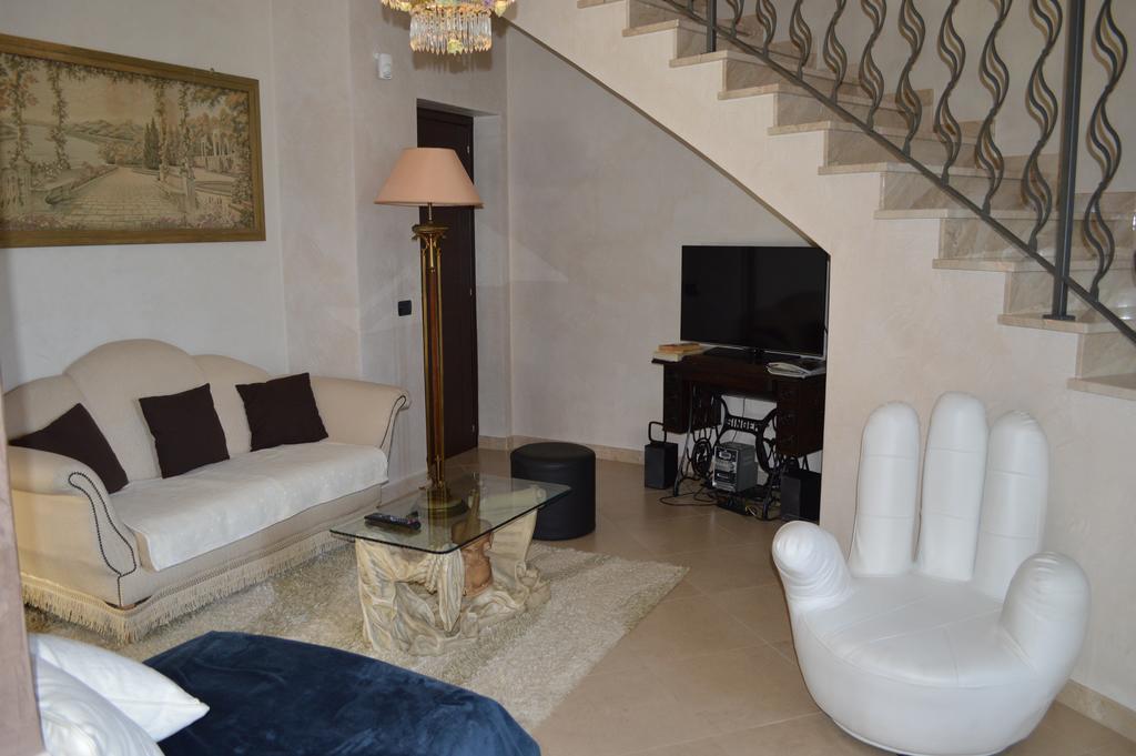 Villa La Reggia Dell'Etna à Zafferana Etnea Extérieur photo